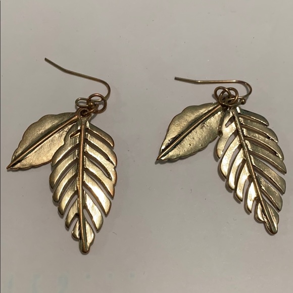 NWOT! Gold Dangle Leaf Earrings - Picture 4 of 5